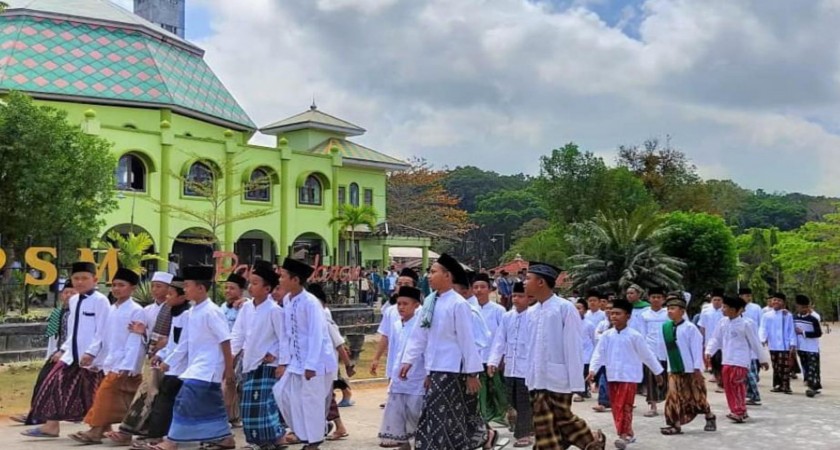Menggali Jiwa Santri: Rahasia Pendidikan Berbasis Karakter di Cilacap